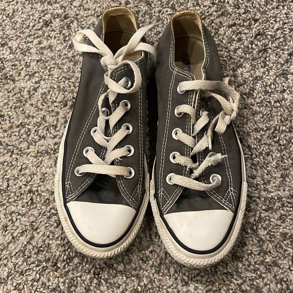 Grey converse low top